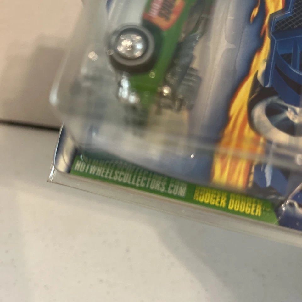Hot Wheels 2002 Hot Wheels Collectors.com Rodger Dodger verde 1/1500 certificado de autenticidad raro Foto 3 de 4