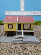 HO SCALE BI-LEVEL / GARAGE H 58