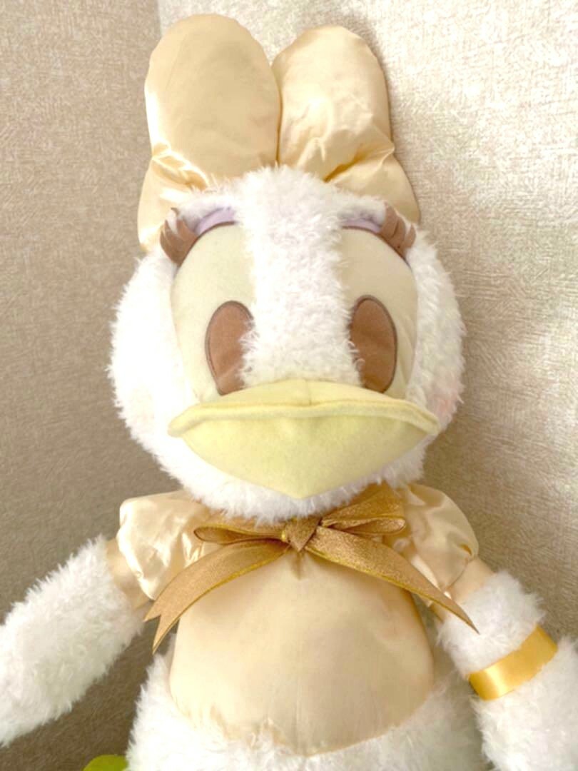 RARE Disney Daisy Duck Giga BIG Plush doll White Gold Exclusive to