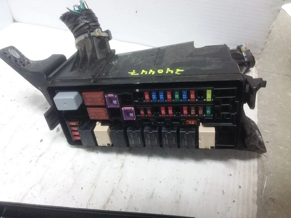 Fuse Junction Box Engine US Market With Fog Lamps Halogen Fits 19 Honda HR-V Foto 2 de 4