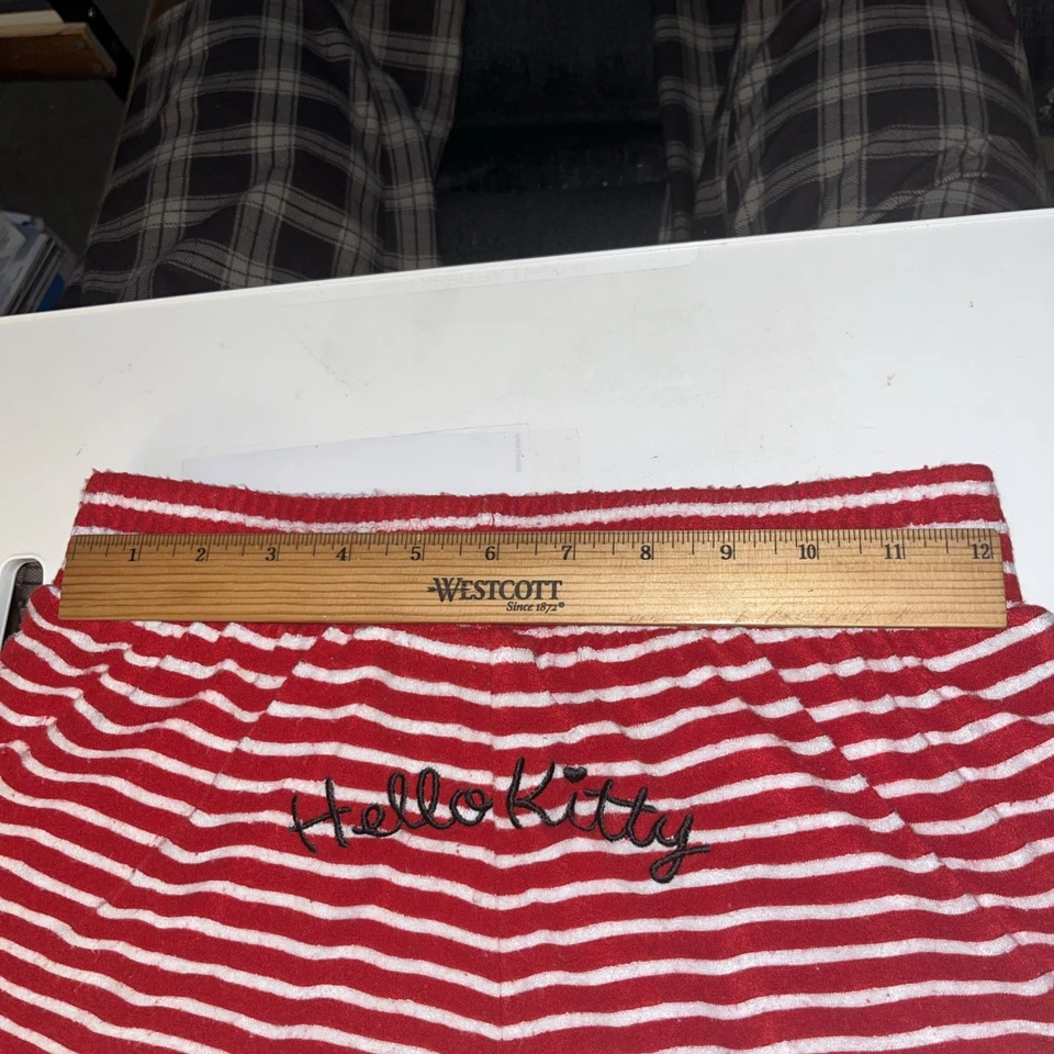 Pantalones Cortos FOREVER 21 Hello Kitty Rojo con Rayas Blancas Talla XS Foto 4 de 4