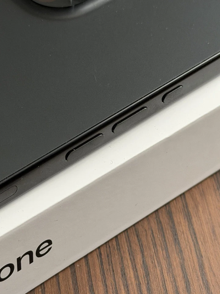 Apple iPhone 16 Pro Max - 256 GB - Black Titanium (Ohne Simlock) Apple Care+ - Bild 3 von 4