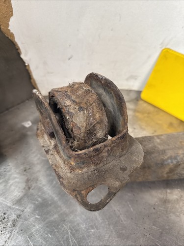 BMW E46 E36 NS Passenger Side Left Rear Suspension Trailing Arm Hub - Picture 3 of 8