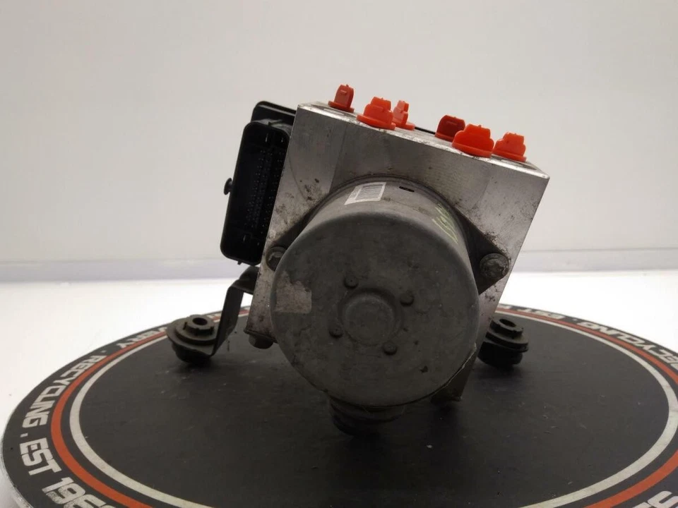 Bomba y módulo ABS Volkswagen Sharan MK2 2016 7N0614109S Foto 2 de 4