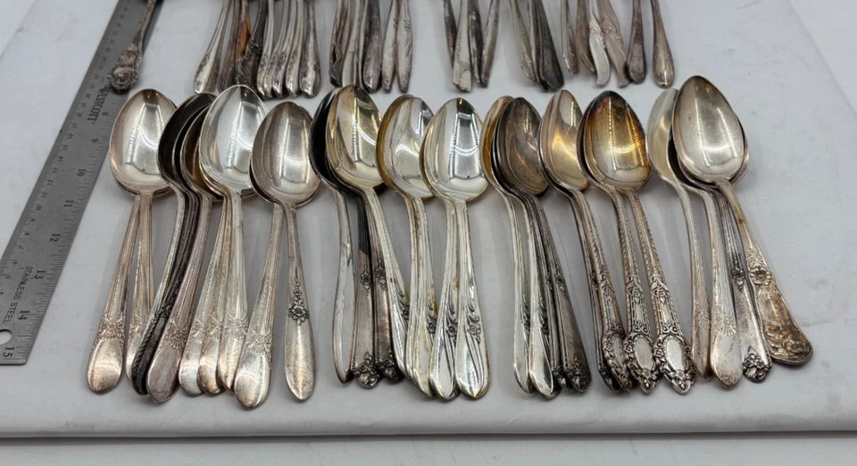 Lote de 60 cucharas de postre sopa ovaladas vintage surtidas de plata - Lote #51 Foto 3 de 3