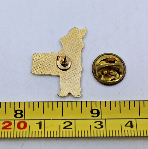 The Frontier Revelstoke BC Canada Man Collectible Pin Pinback Souvenir Vintage - Picture 12 of 12