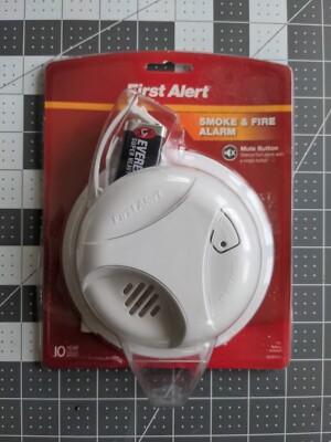 First Alert Smoke-Fire Alarm Battery Powered with Mute Button NOS Sealed