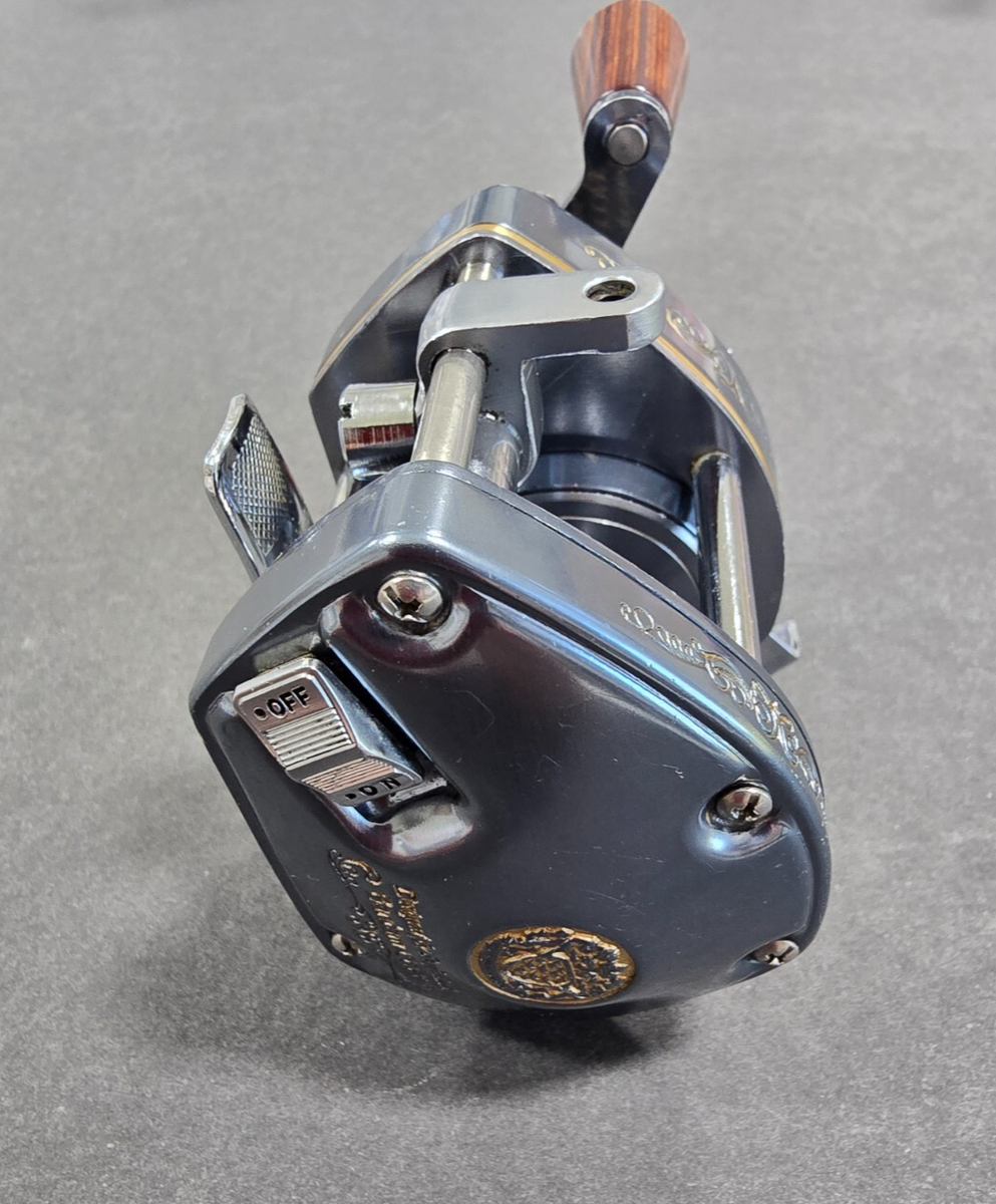 Shimano BANTAM 100EX Rosewood Handles Vintage Baitcast Reel