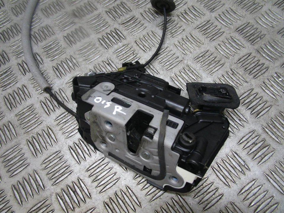 Seat Leon 2018 5 puertas lado del conductor cerradura de puerta trasera 5K4839016AG OEM Foto 4 de 4