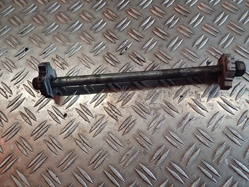 KTM Duke 125 2015, Hinterachse