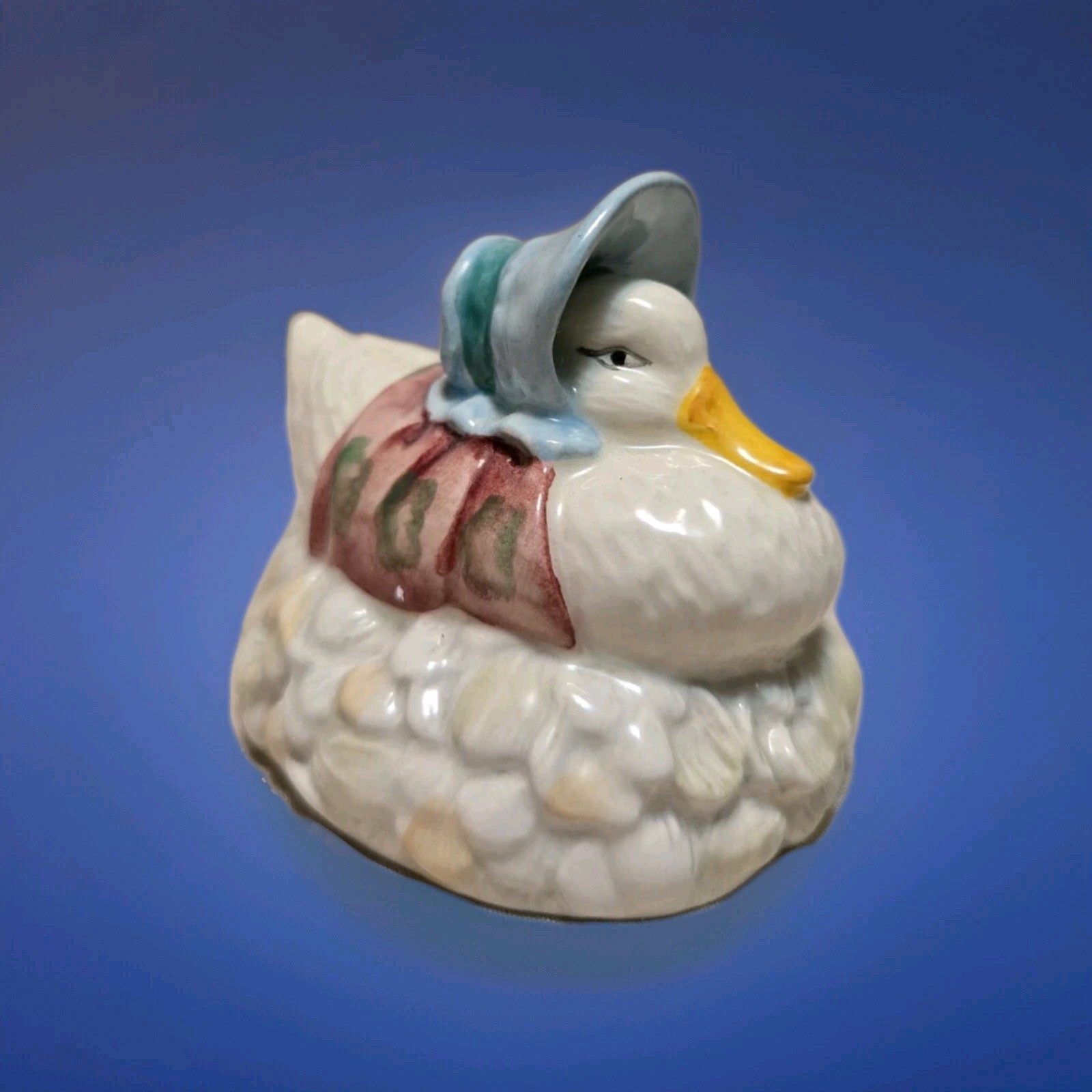 Royal Albert Beatrix Potter Jemima Puddle-Duck Made a Feather Nest Figurine 1989