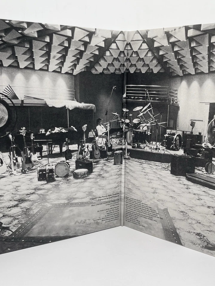 QUEEN JAZZ 12" LP VG+ VINYL RECORD GATEFOLD HOLLYWOOD w/POSTER & SLEEVES 2011 - Image 3 of 4