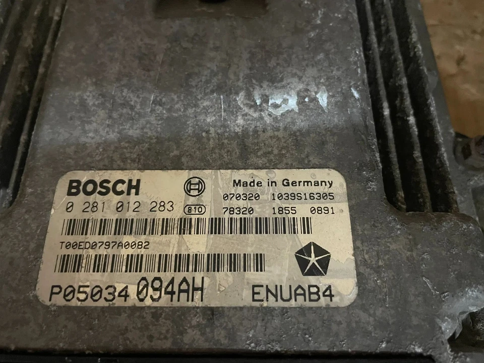 Original Chrysler PT Cruiser 2.2 Steuergerät Set 0 281 012 283 - Bild 2 von 4