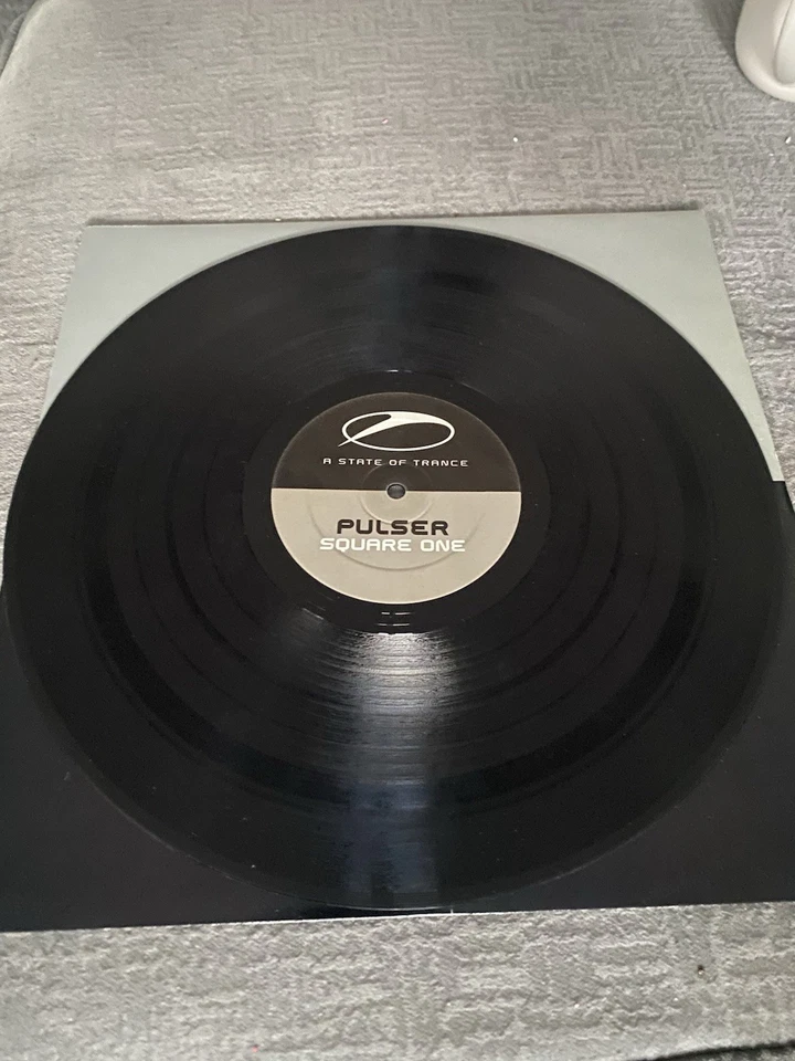 vinyl - Image 3 of 4