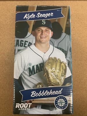Kyle Seager 2015 BOBBLEHEAD GOLD GLOVE SGA Seattle Mariners 6/2/15