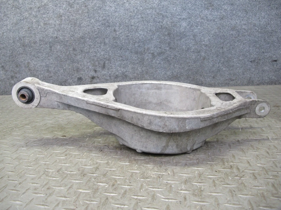 09-20 尼桑 370Z Z34 4 件套后悬架上置减压臂原始设备制造商 — 第 4/4 张图片