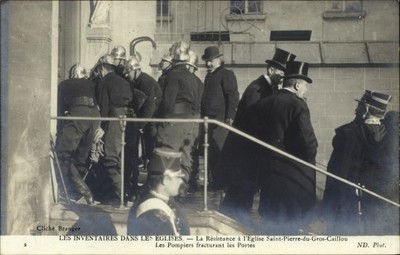 Ak Paris Palais Bourbon, Widerstand in der Kirche Saint Pierre du... - 4009666