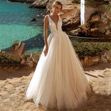 Vintage A-Line Wedding Dresses V-Neck Backless Lace Appliques Beach Bridal Gowns