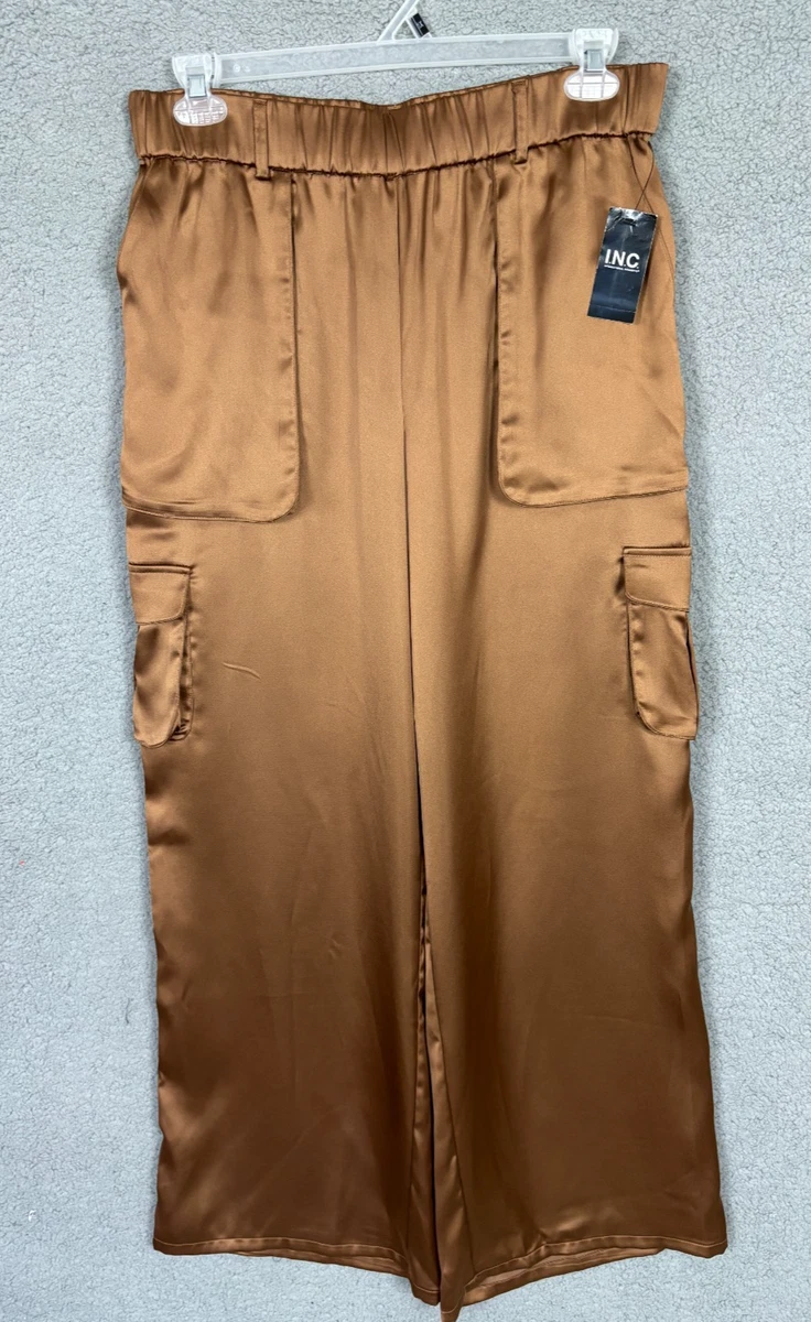 Pantalon à jambes larges plissées marron café