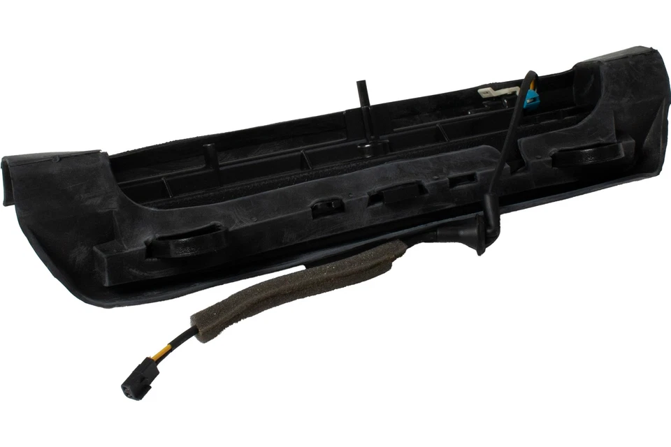 Luz de freno de montaje alto TechSmart para Chevrolet Suburban 1500 2500 S67001 2000-06 Foto 4 de 4