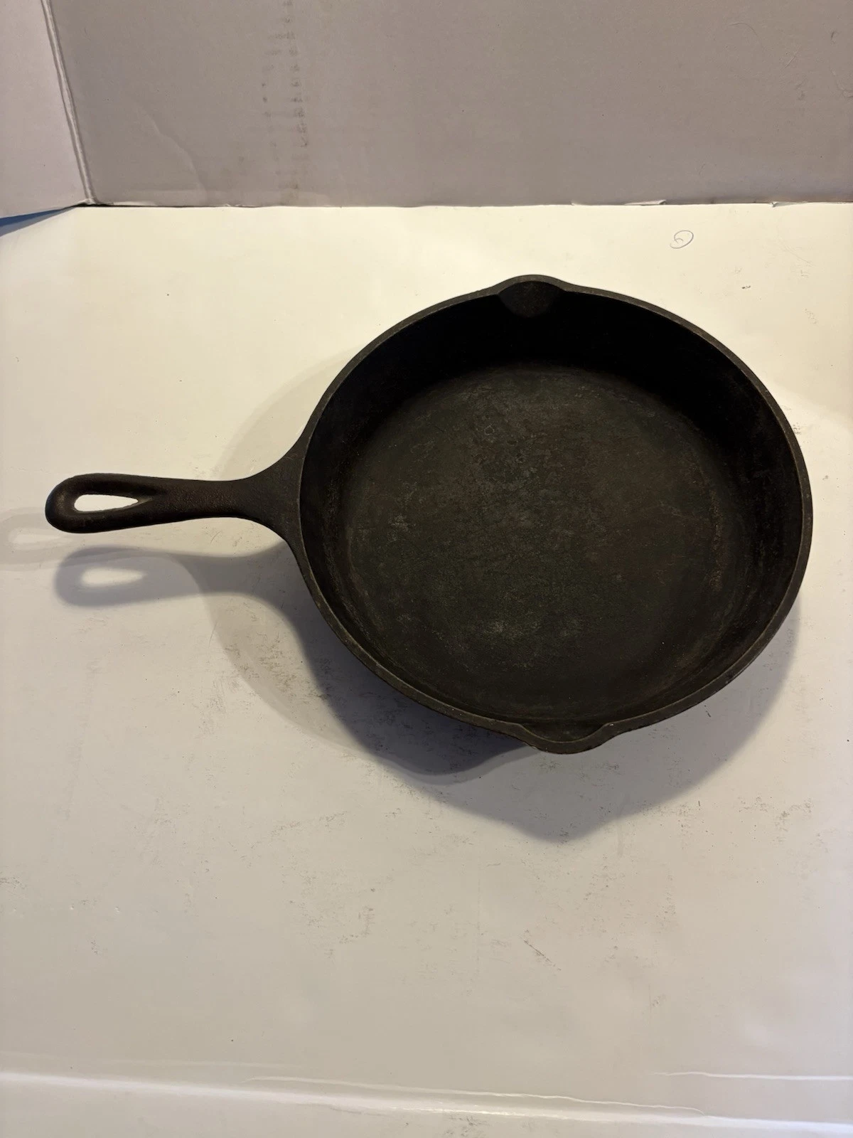 Lodge 9in Cast Iron Skillet. USA 6SK