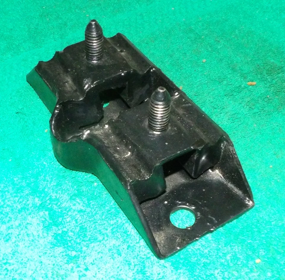 1964-1968 Mustang Shelby Cougar Tiger ОРИГИНАЛЬНОЕ КРЕПЛЕНИЕ ИЗОЛЯТОРА КОРОБКИ ПЕРЕДАЧ 289 302 - Изображение 3 из 4