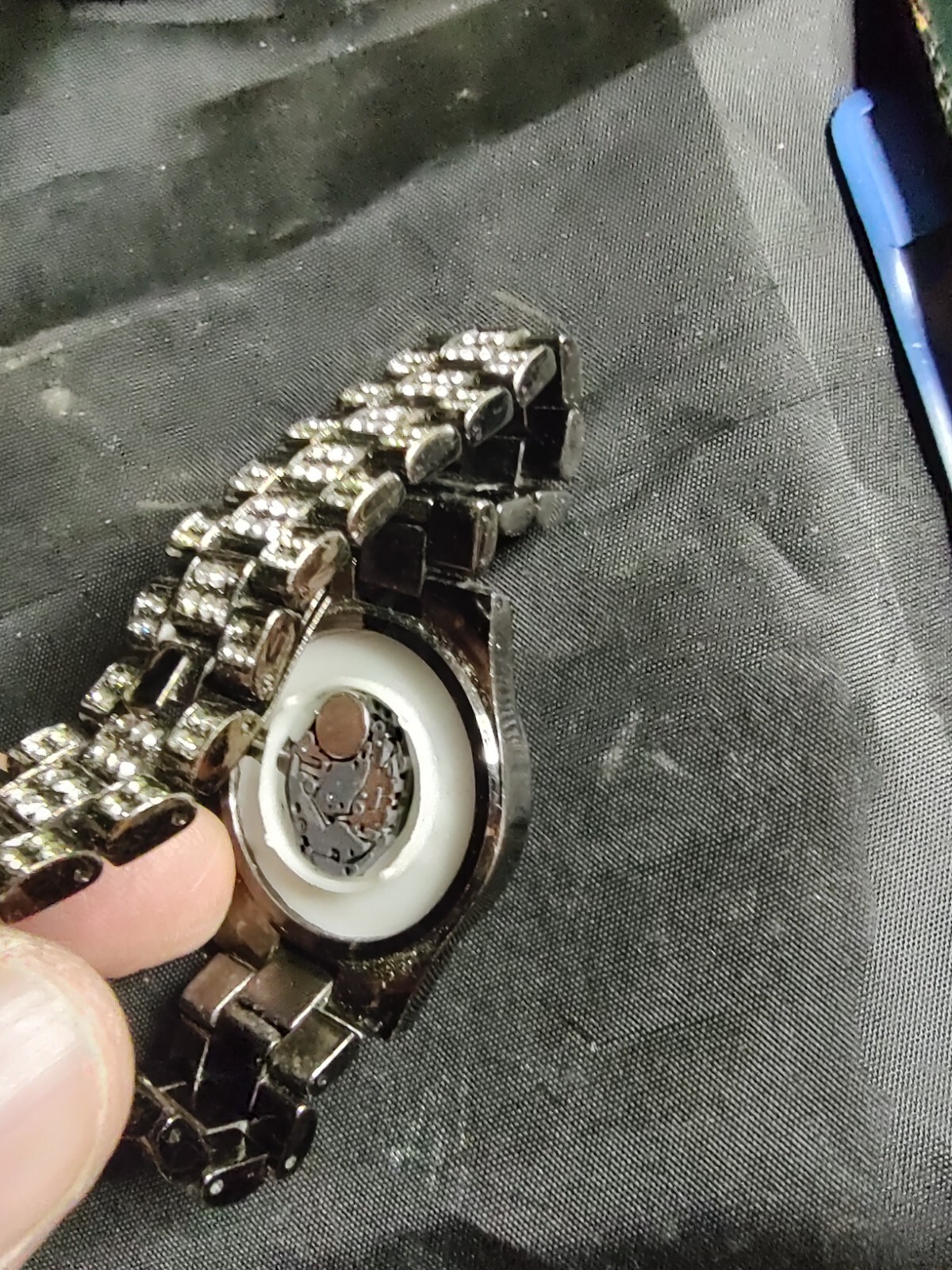 lot of 8 watches for parts NONE TESTED