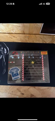 Funko Pop Jurassic Park Box Lunch Exclusive Green Translucent Raptor 