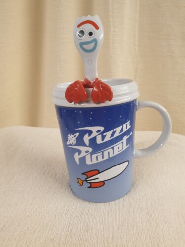 DISNEY PIXAR TOY STORY 4, PIZZA PLANET CHARACTER SPOON & MUG SET, NEW - Picture 1 of 14