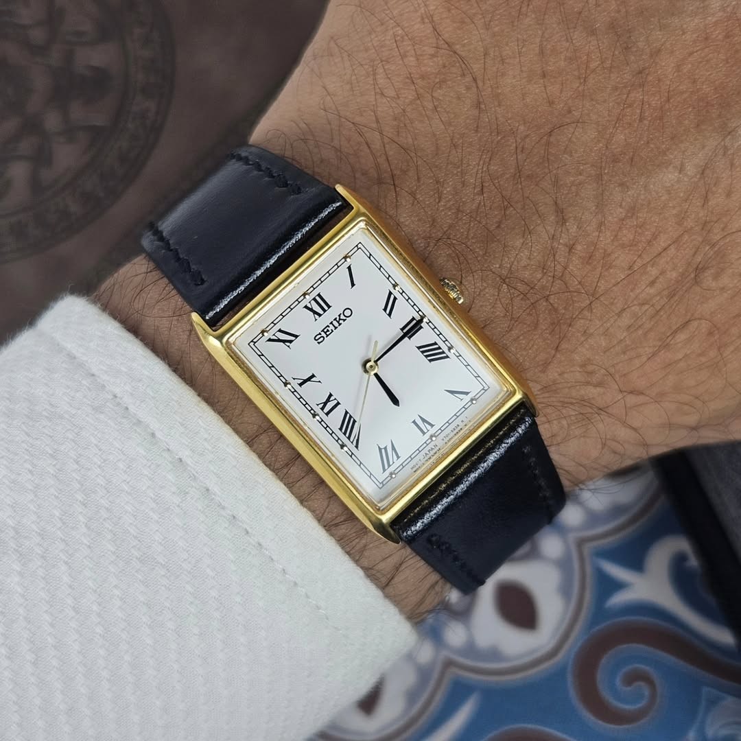 【超希少】セイコー　タンク　クォーツ　V701-5E10 ゴールド Superb vintage Seiko V701-5E10 gold plated textured dial