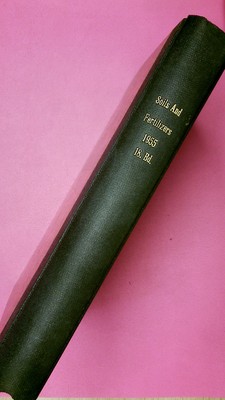 238619 SOILS AND FERTILIZERS Commonwealth Bureau of Soils HC +Goldprägung Bd18