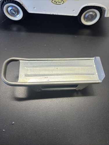 Vintage Pressed Steel Nylint Ford Econoline Ambulance Van - Picture 14 of 14