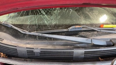 Used Right Wiper Arm fits: 2015 Nissan Versa 1.6 S Plus SL SV