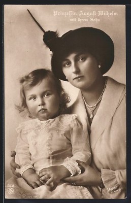 Ansichtskarte Prinzessin August Wilhelm von Preußen und Sohn im Spitzenkleid 