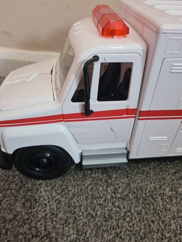 WWE Wrekkin Slambulance Veicolo Ambulanza Camion Wrestling Mattel 2 - Foto 2 di 10