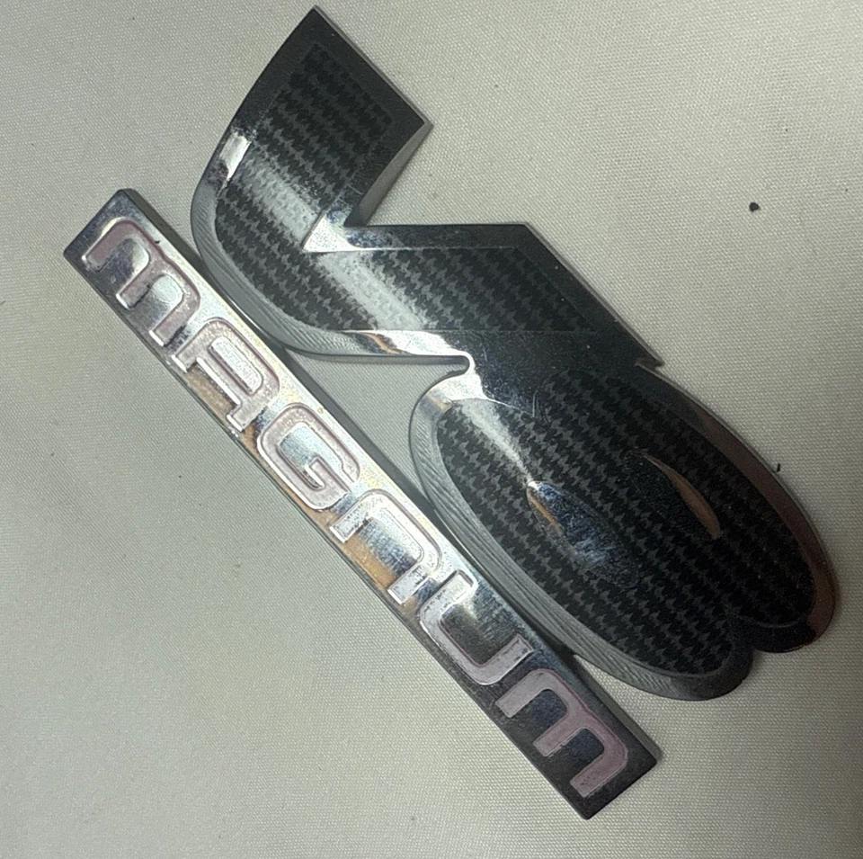 Dodge Dakota V8 Magnum 2005-2011 insignia emblema OEM cromo Foto 3 de 4