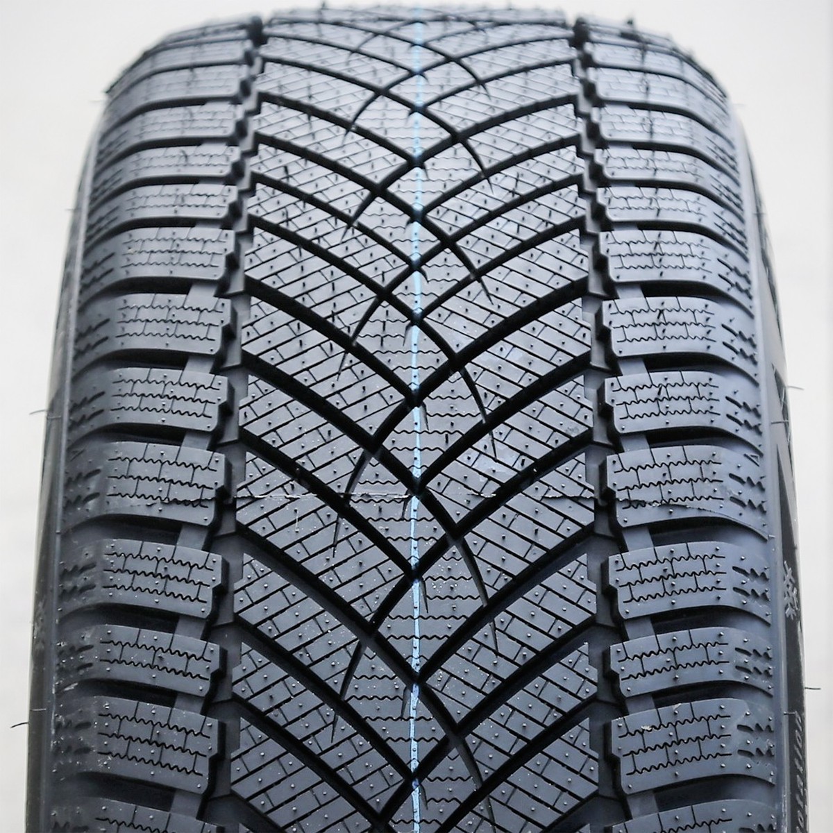 4 New Armstrong Ski-Trac HP 225/50R17 98V XL Performance Snow
