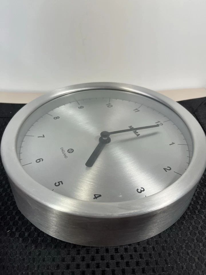 MoMA Reloj de Pared Moderno Plateado Hecho en Inglaterra 8 pulgadas Foto 2 de 4