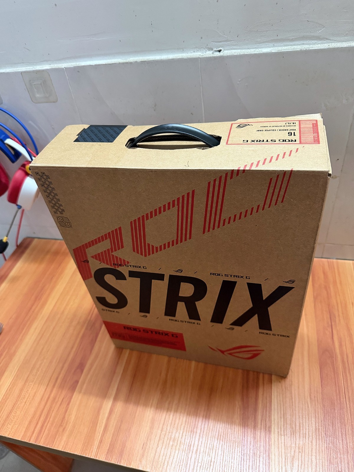 Asus ROG Strix G16 16" Gaming Laptop - AMD Ryzen 9 16GB RAM 1TB SSD RTX 5070 Ti