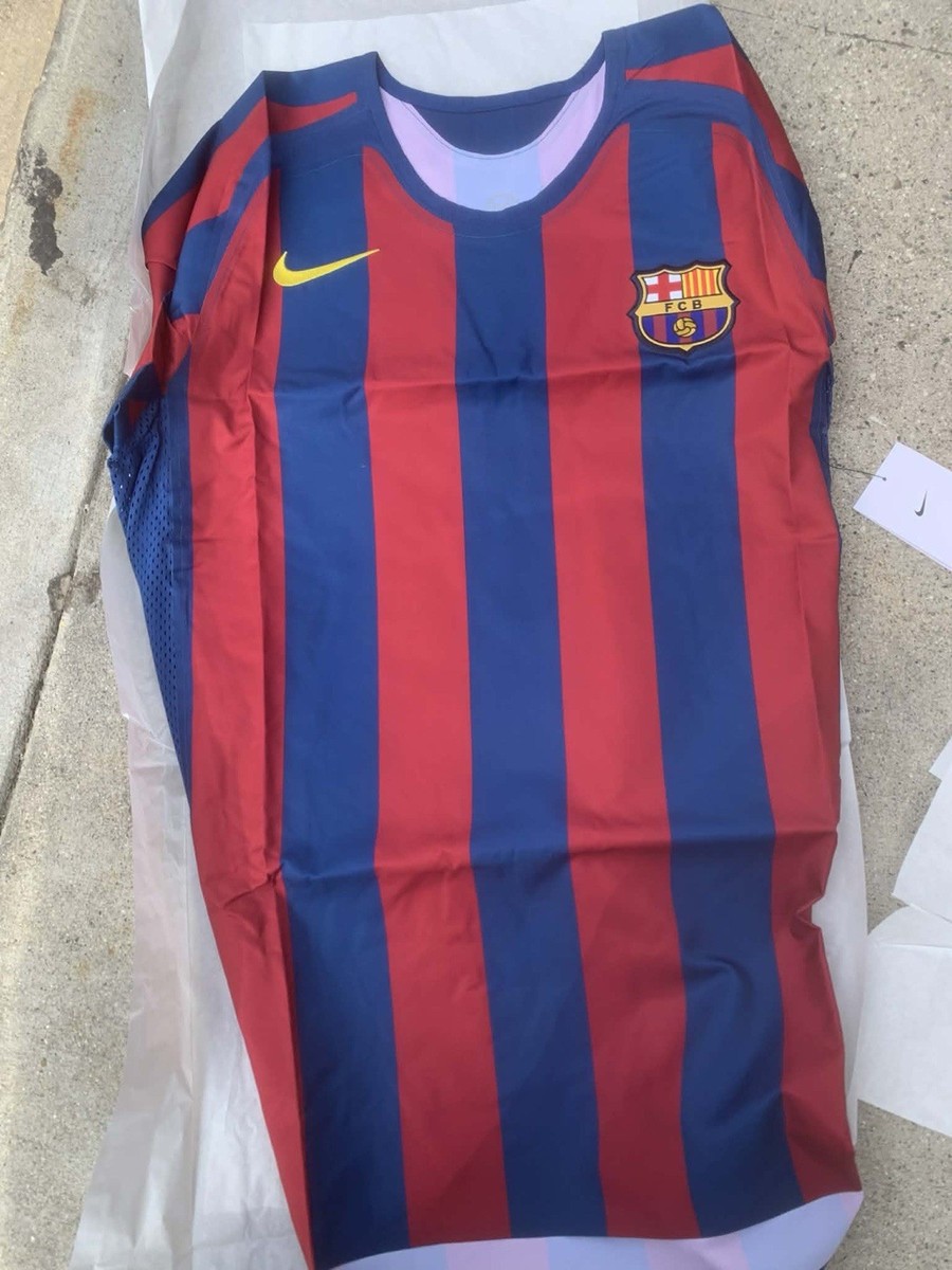 Nike FC Barcelona Re-Issue 2005/06 Ronaldinho #10 Home Jersey Size