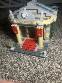 Lego 2013 City Police Museum Break-in 60008 With Manuals 100%Complete