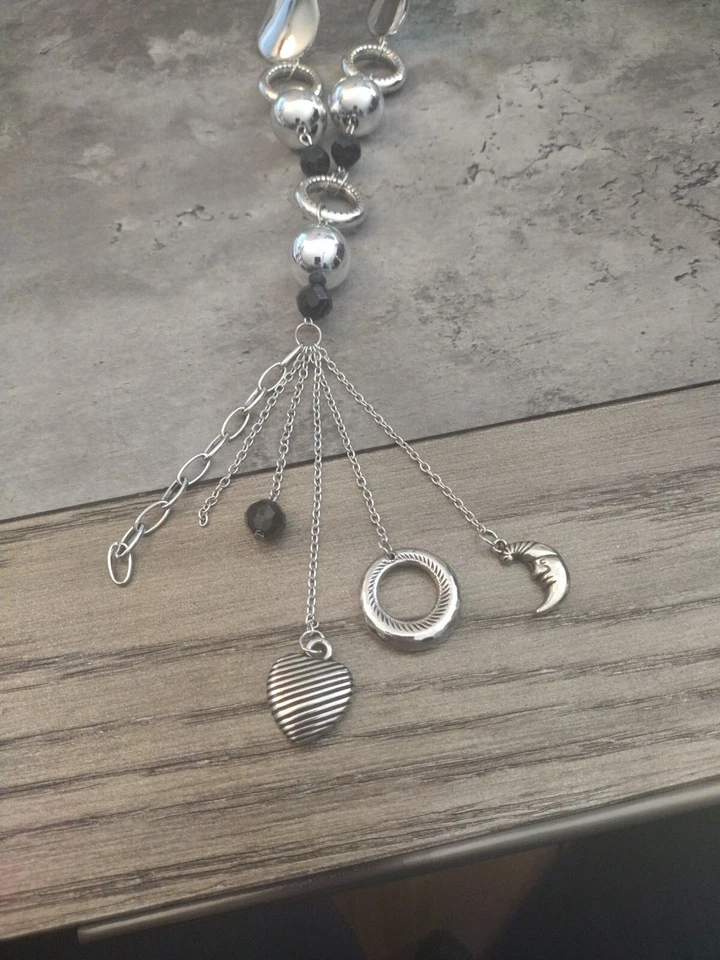 Collar Eclipse Total del Corazón con Pendientes a Juego Paparazzi Blockbuster  Foto 4 de 4