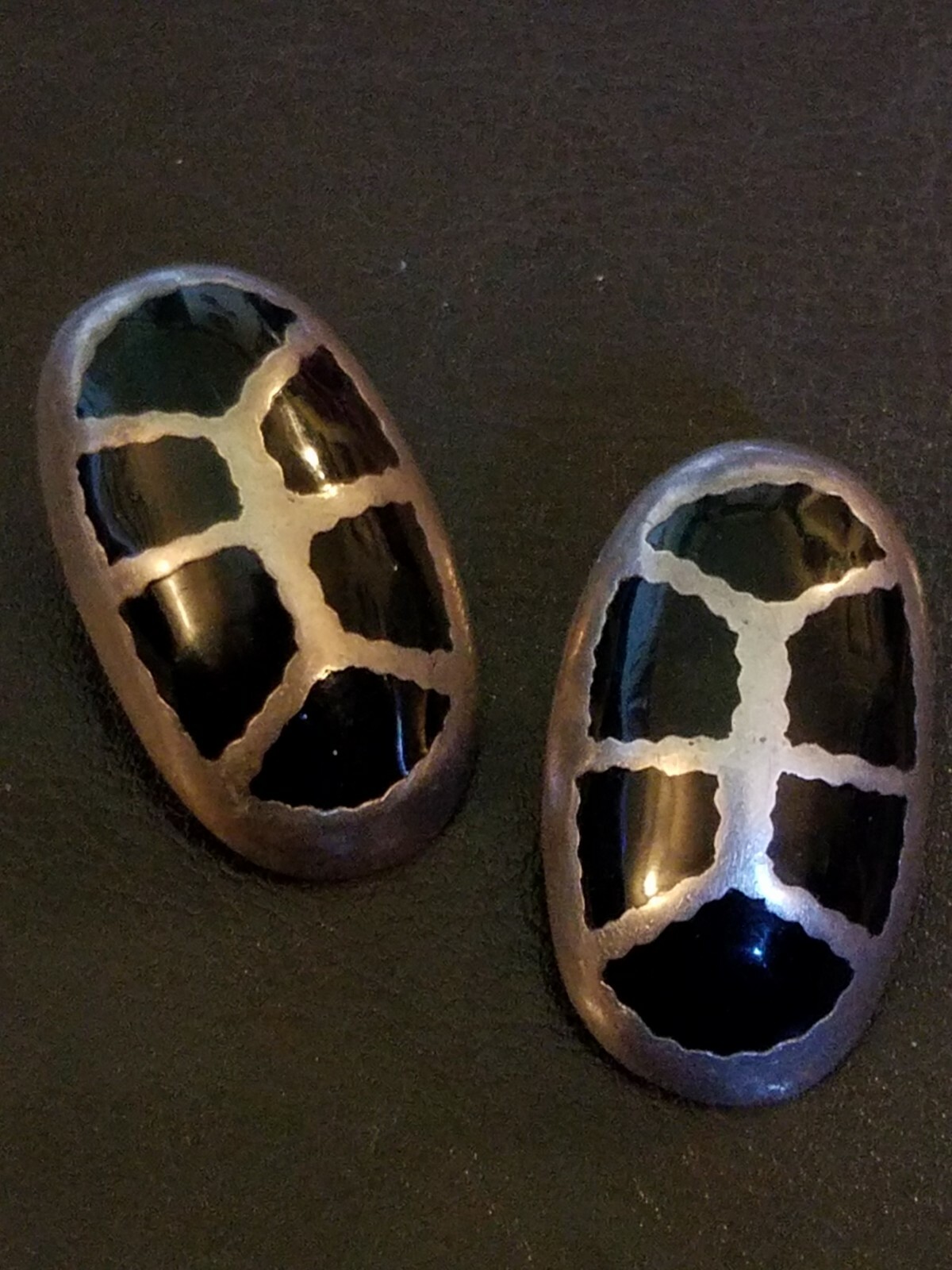 Onyx Turtle Shell Earrings Sterling Silver VTG 92… - image 1