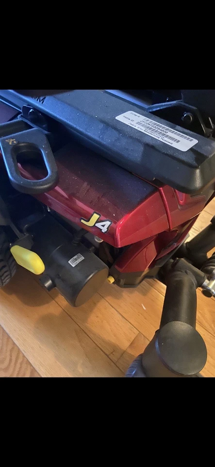 Silla de ruedas eléctrica Quantum J4 Foto 4 de 4