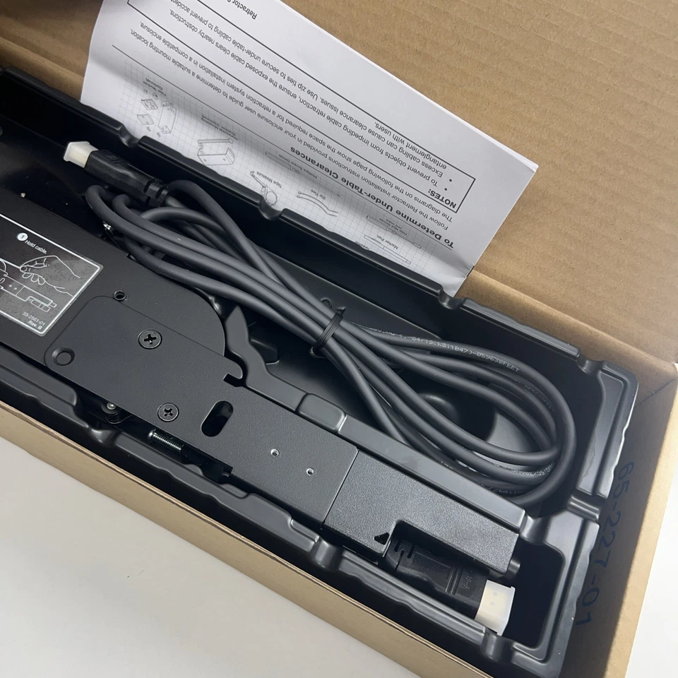 (BRAND NEW) Extron 70-1065-04 Retractor Series 2 HDMI Male to Male - Image 3 of 4