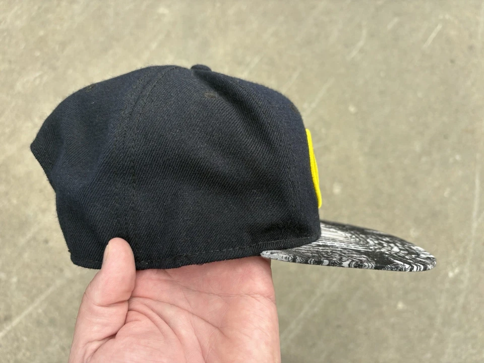 蝙蝠侠帽子平沿DC漫画全印黑色和黄色羊毛 — 第 3/4 张图片