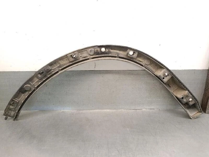 31448328 aletín trasero izquierdo para VOLVO XC40 (536) D4 AWD 2017 5691780 - Imagen 2 de 3