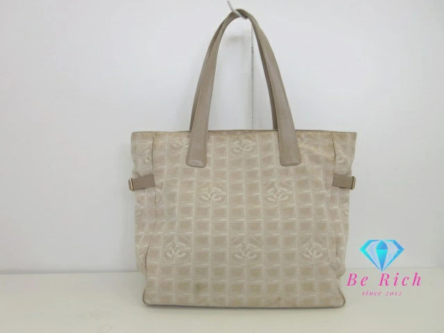 CHANEL Travel Line Tote GM Beige CC Logo Shoulder Bag A15825