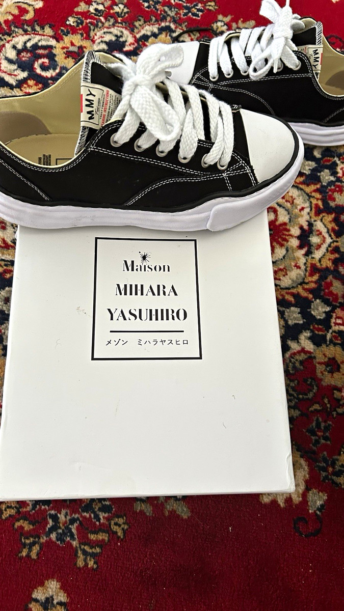 Maison MIHARA YASUHIRO Men’s Low Top Lace-Up Sneakers Black/White New Box
