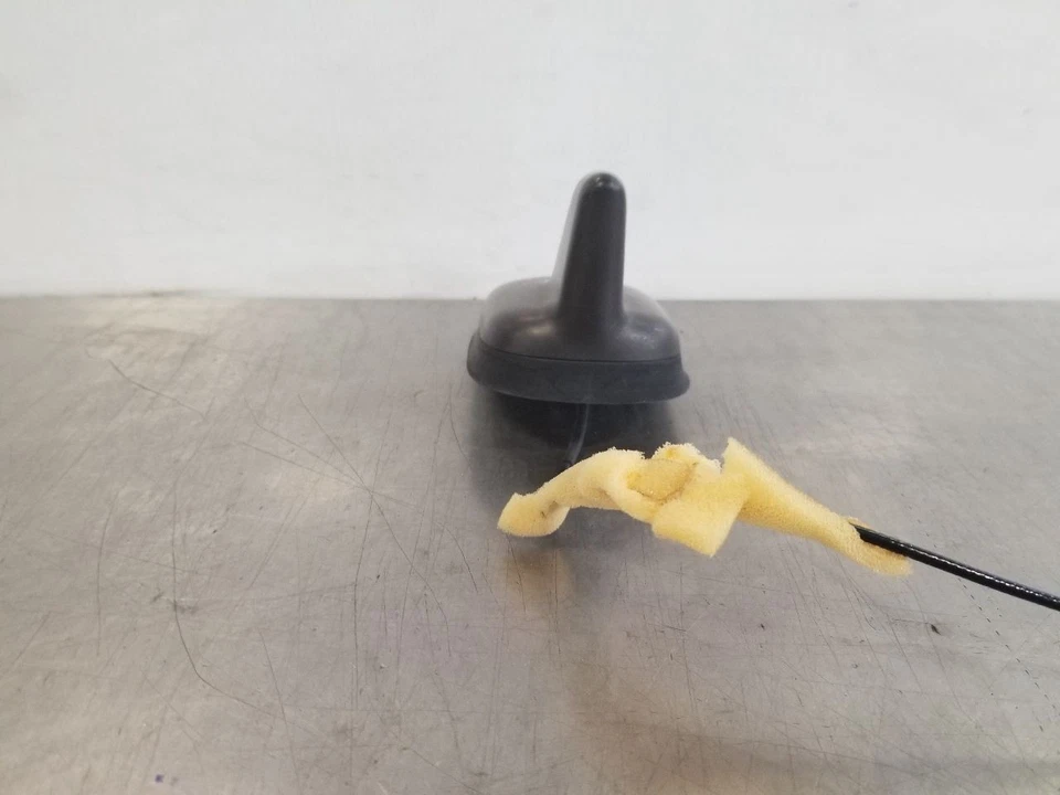 08 2008 VOLKSWAGEN VW R32 ANTENA ALETA DE TIBURÓN NEGRO Foto 4 de 4